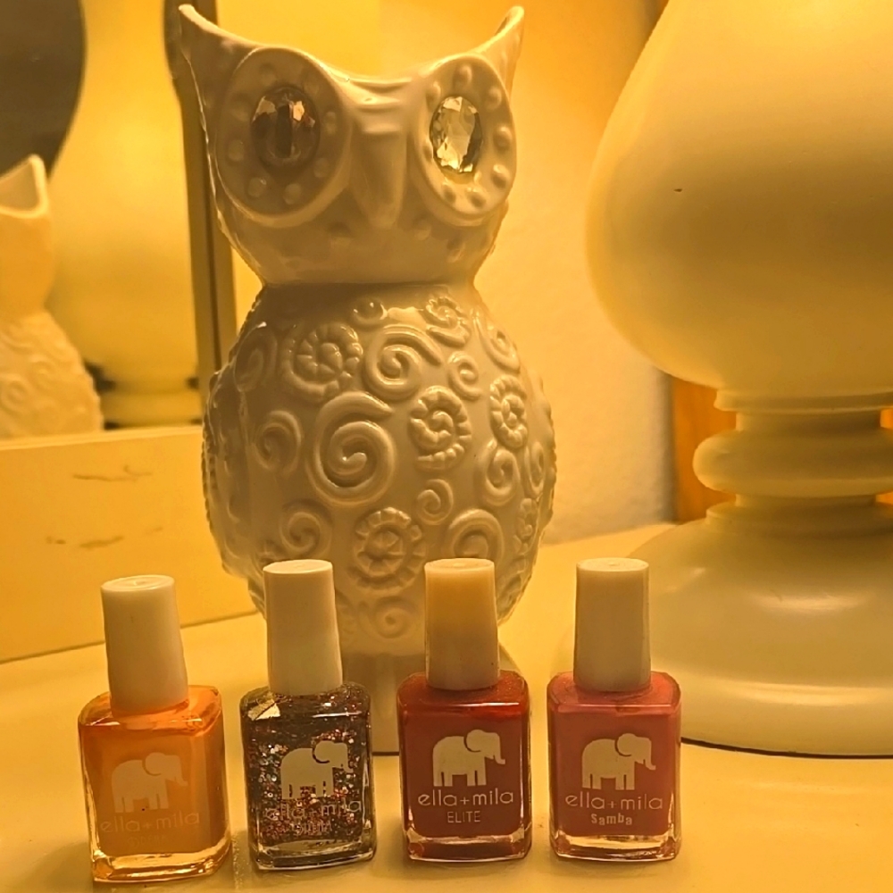 Ella + Mila Nail Polish Set - Multicolor